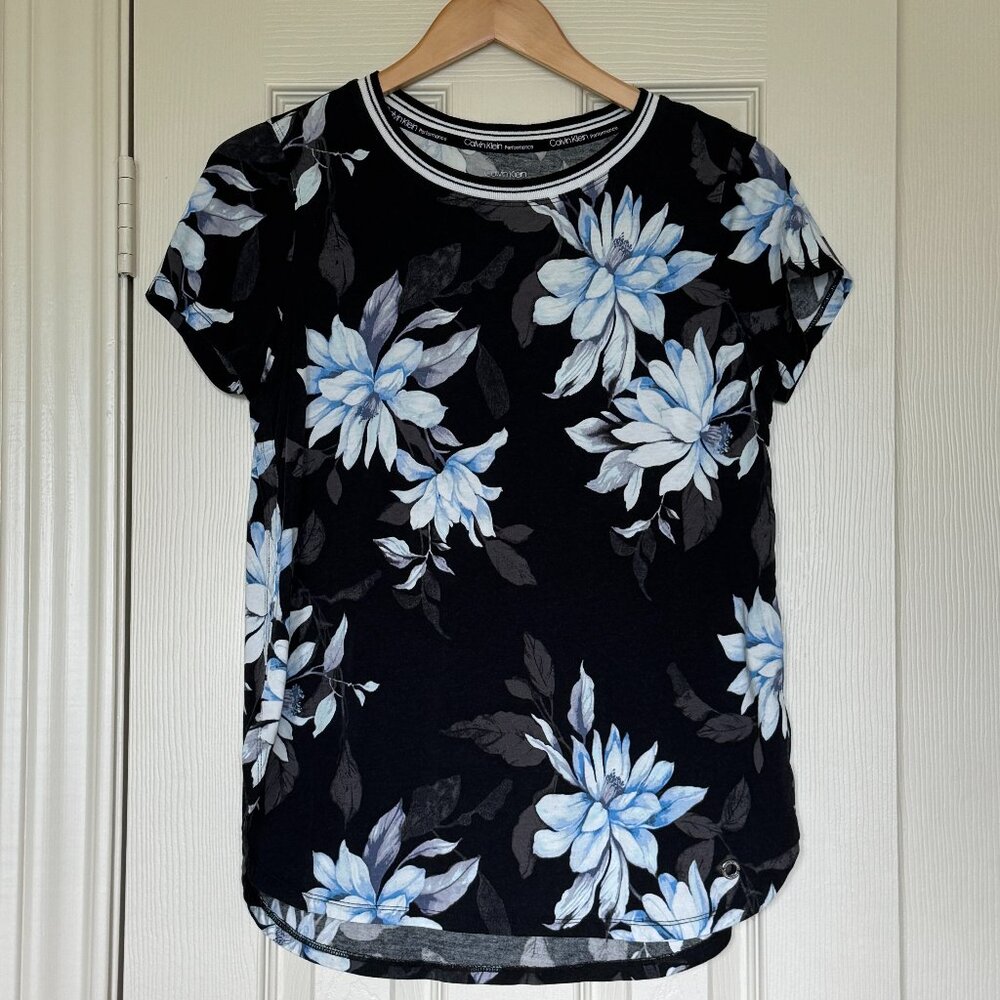Calvin Klein Performance Blue Floral Cap Sleeve Tee Hi-Low Hem Logo - Sz M - EUC